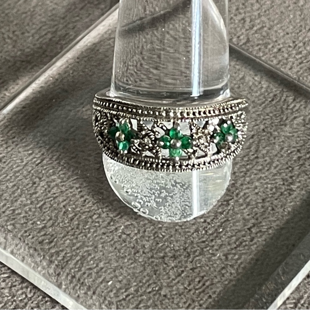 Sterling Silver and Emerald Green Floral Ring